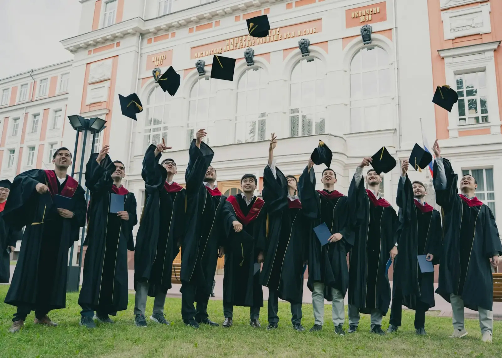 É permitido comprar diploma? 25 diploma de ensino superior